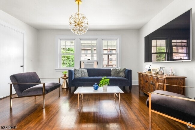 Building Photo - 46 Bellevue Ave Rental