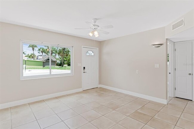 Photo - 211 20th Ave