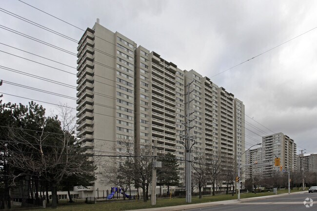 Building Photo - Mississauga Place