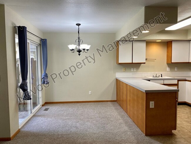 Photo - 1637 Westbridge Dr