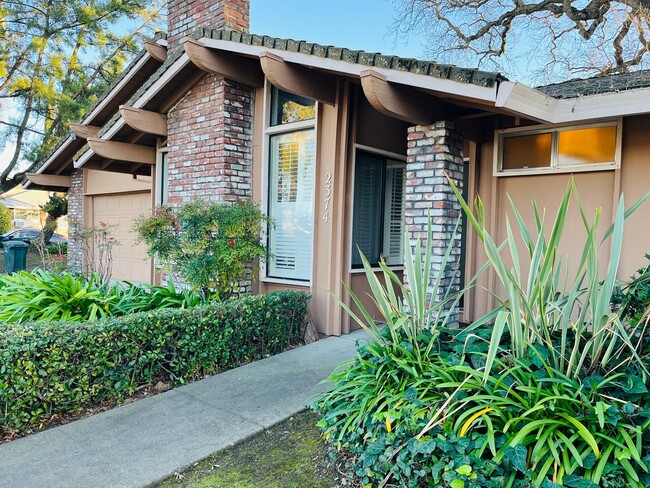 Photo - 2374 Glen Ellen Cir Townhome