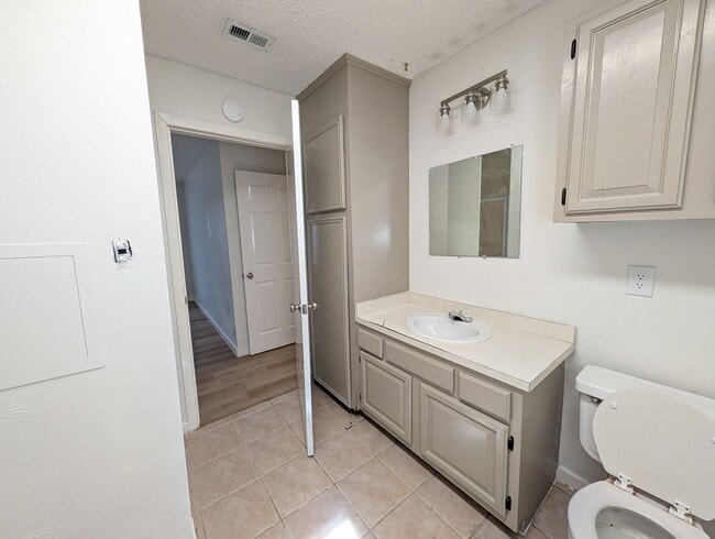 Photo - 6221-6223 Sandlin - B&amp;B Unit 6223