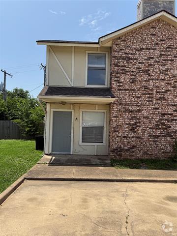 Building Photo - 728 Bluebonnet Dr Rental