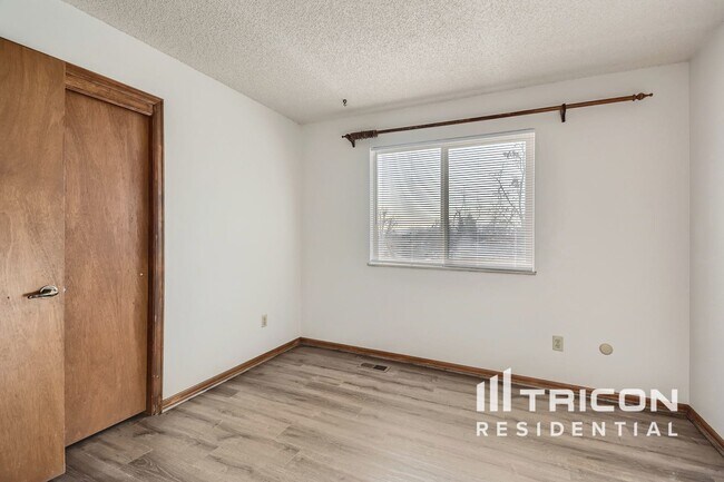 Photo - 6552 W Morraine Pl