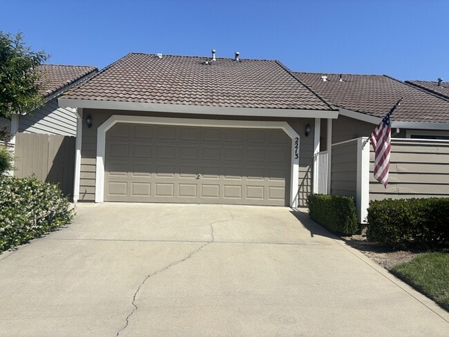 Building Photo - 2213 Camborne Dr