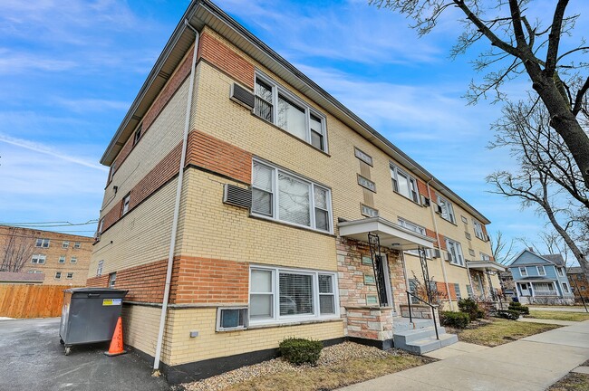 10351-57 S. Hale Ave - 10351-57 S. Hale Ave Apartamentos