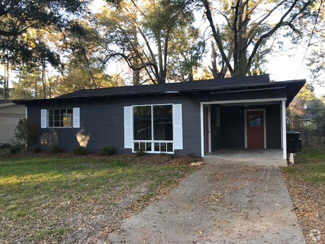 Building Photo - Beautifully Remodeled 3 bed 2 bath in Nort... Rental