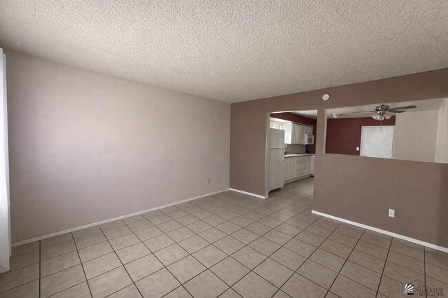 Photo - 2007 S Maple Ave Unidad A