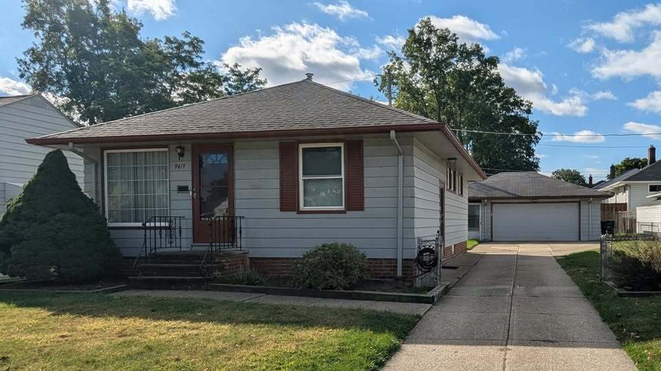 Photo - 9419 Behrwald Ave