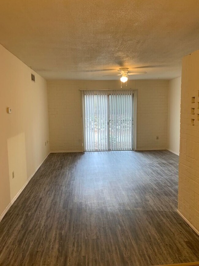 Photo - 1700 SW 16th Ct Unidad P02