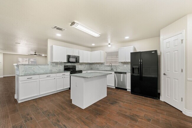 Photo - 7706 Mainland Woods