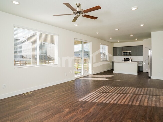 Photo - 4000 Wyedale Way