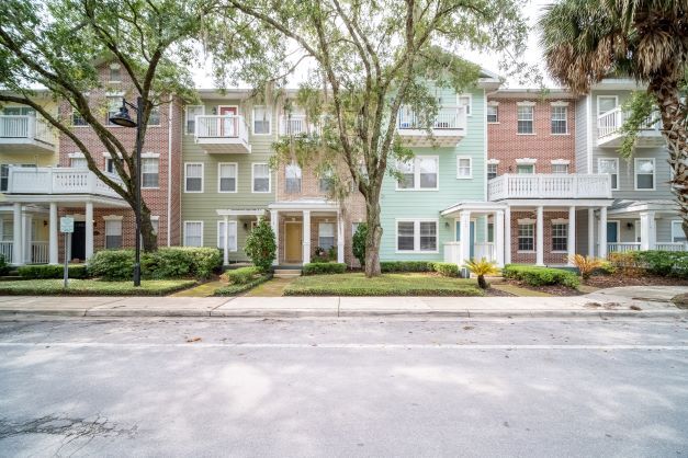 Photo - Woodbury Row