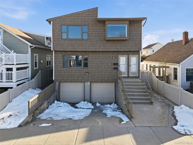 Building Photo - 360 W Fulton St Unit lower