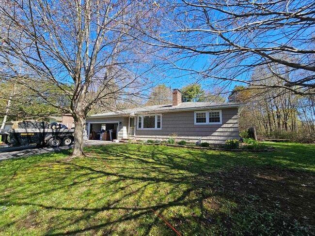 Building Photo - 10 Richards Dr Rental