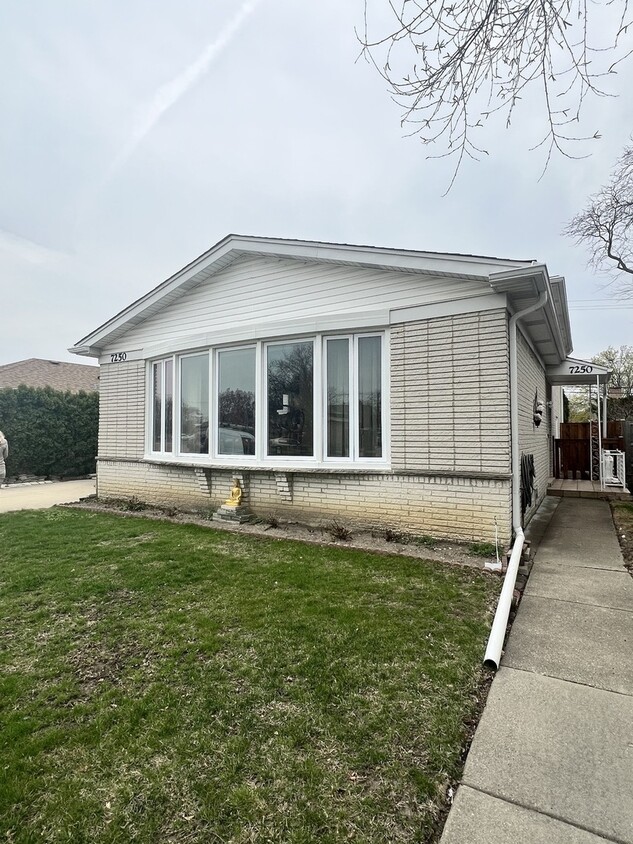 Photo - 7250 N Crawford Ave (Lincolnwood, IL)