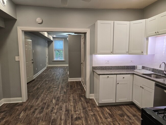 Photo - 1328 W 19th St