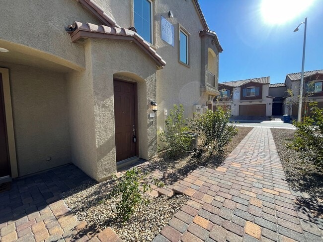 Photo - GATED 2 BED 2.5 BATH 2 CAR GARAGE 2 FLOOR ...