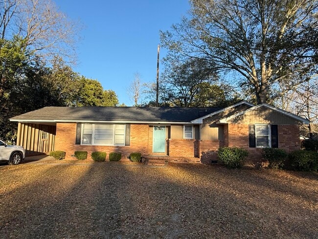 Building Photo - 119 Woodside Rd