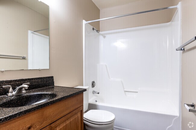 2BR, 1BA - 755SF