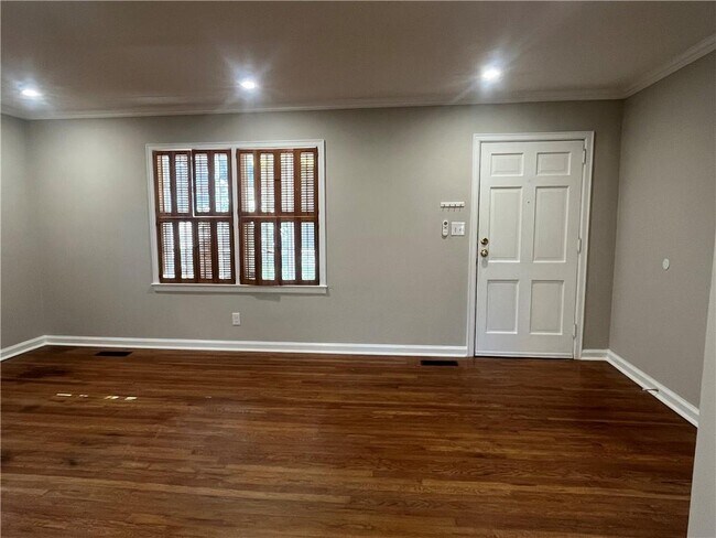 Photo - 1192 Kingsley Cir NE