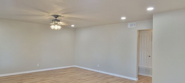 Photo - UPDATED COLONIAL PARK CONDO