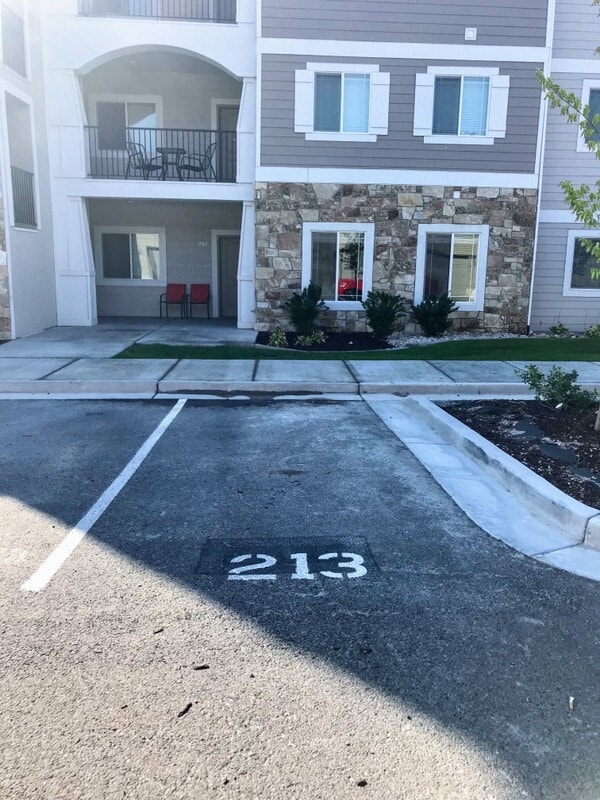 Photo - 213 W Ridge Rd