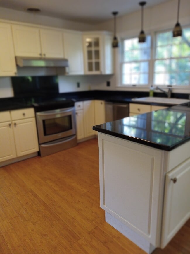 Photo - 1727 Broadlee Trail