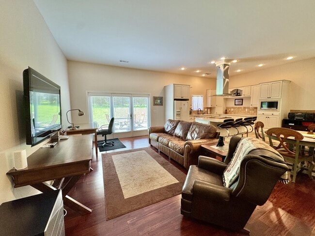 Photo - 1220 Davis Ferry Rd