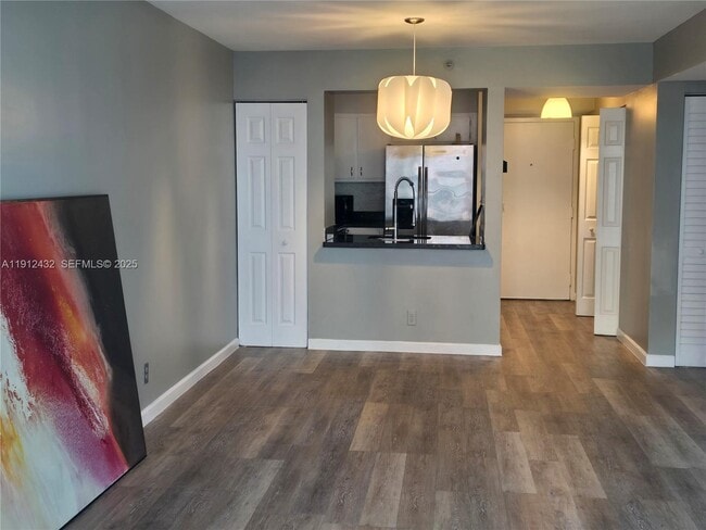 Photo - 546 SW 1st St Unidad 612