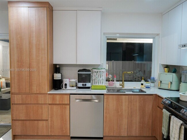 Photo - 7951 NW 37th Dr