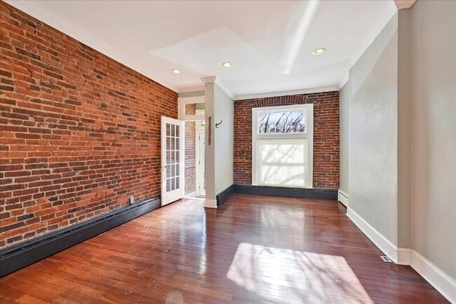 Photo - 3136 Foster Ave