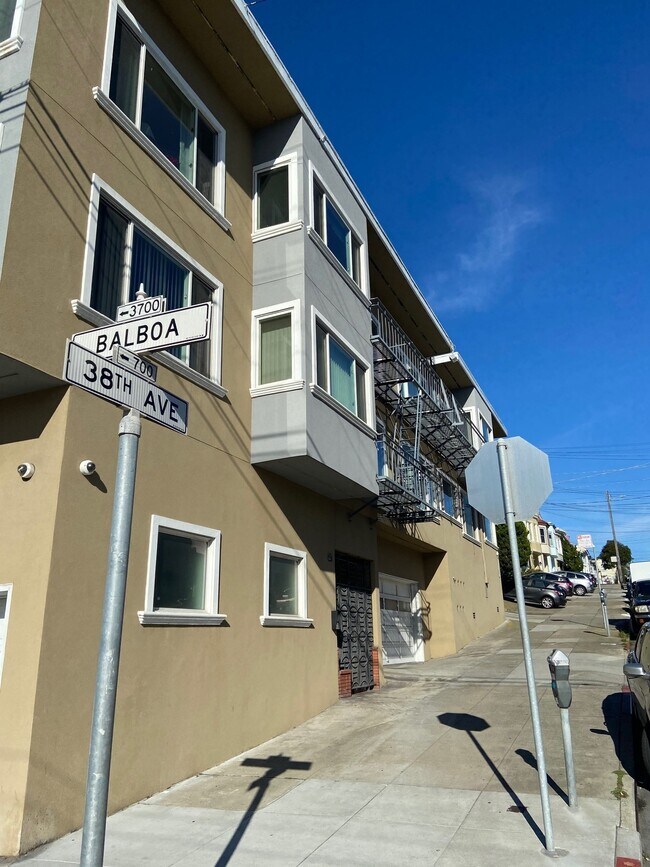 Photo - 695 38th Ave