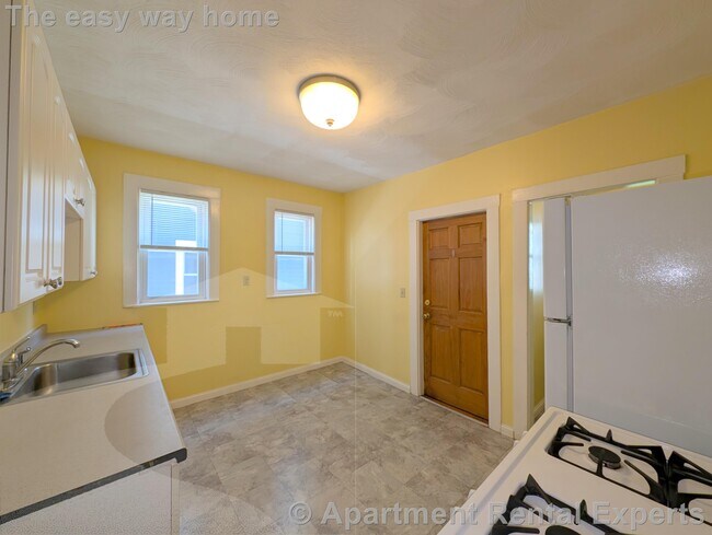 79 Conwell Ave Unit 1