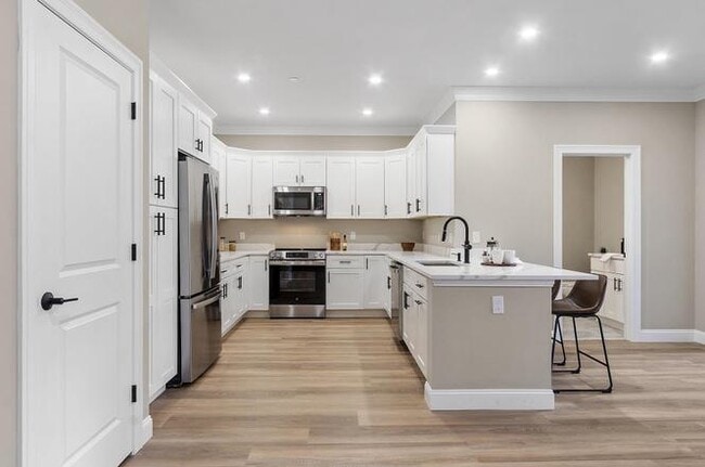 Building Photo - Stadium Lofts