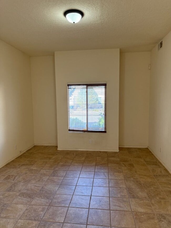 Photo - Spacious 3 Bedroom 2 Bathroom and 2 Car Garage in beautiful NE Heights Neighborhood !