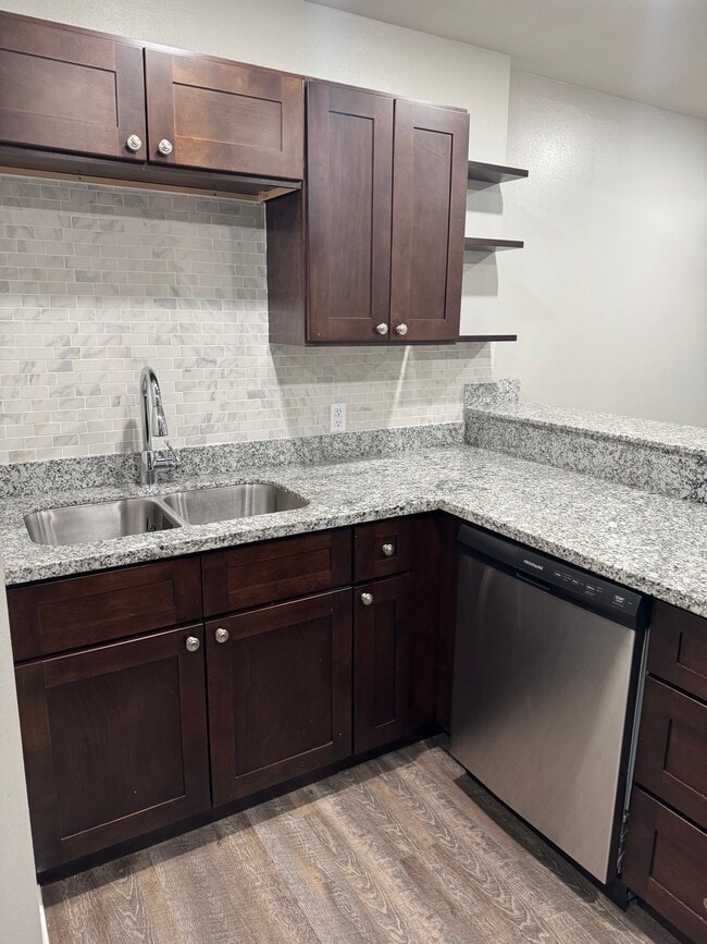 Photo - 136 Duplantis St Unit D