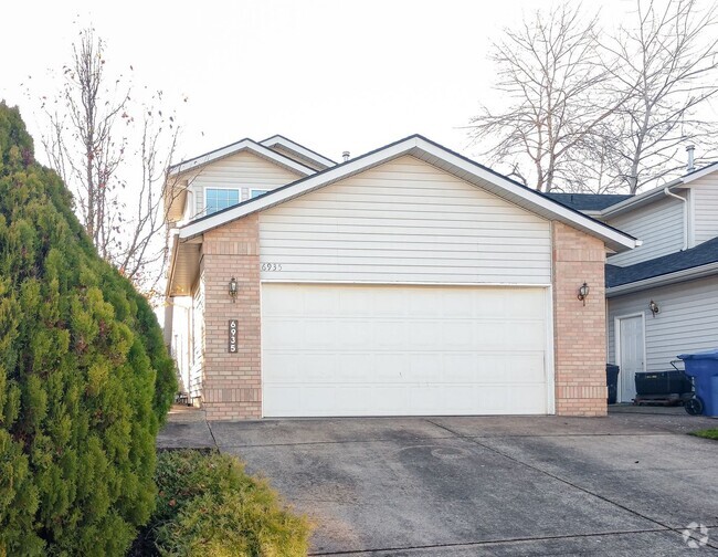 Building Photo - 6935-6937-6937 Ridgetop Dr NE Unit 6935 Rental