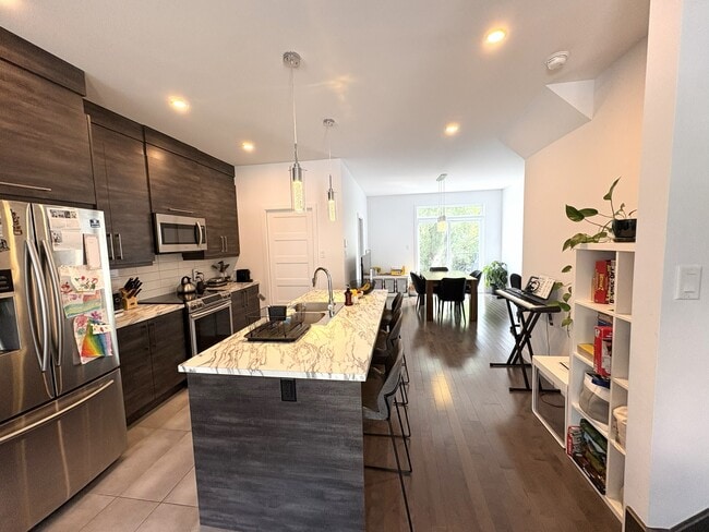 Photo - 3859 Rue Émile Unit 3859 Emile