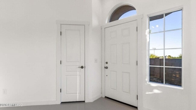 Photo - 574 Duchess Dr