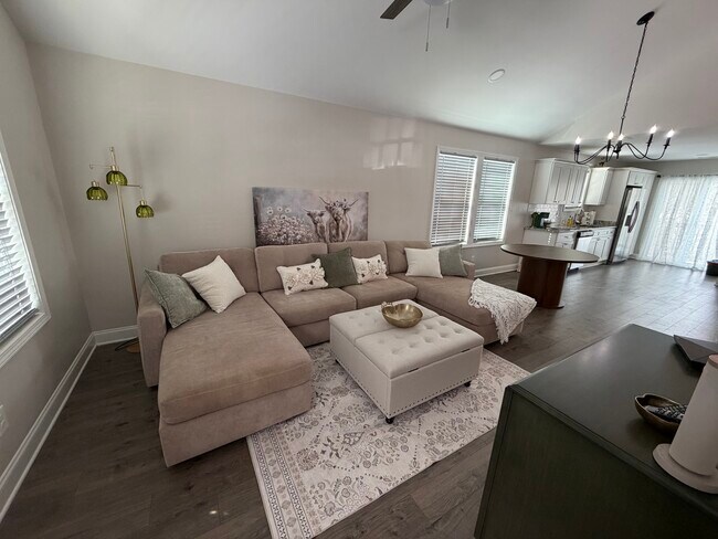 Photo - 6690 Eastbrook Ave SW