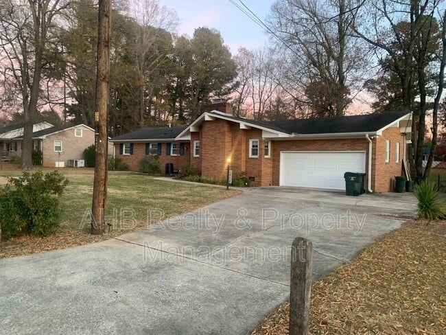 Photo - 2404 Blanche Dr
