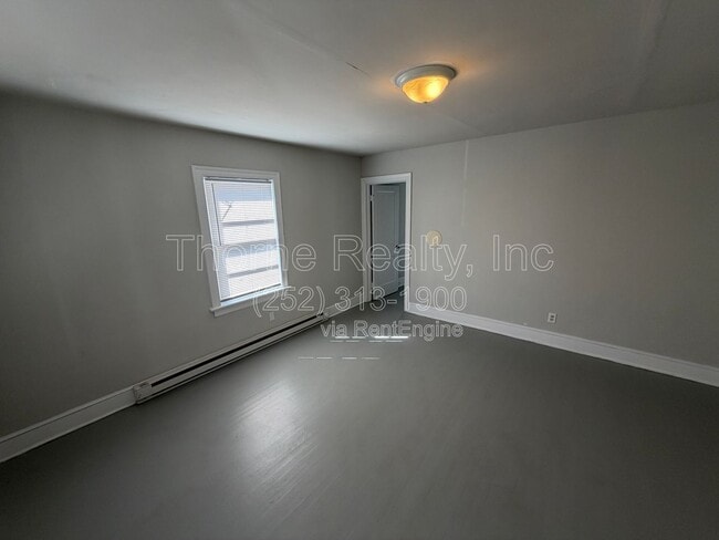 Photo - 914 Nashville Rd