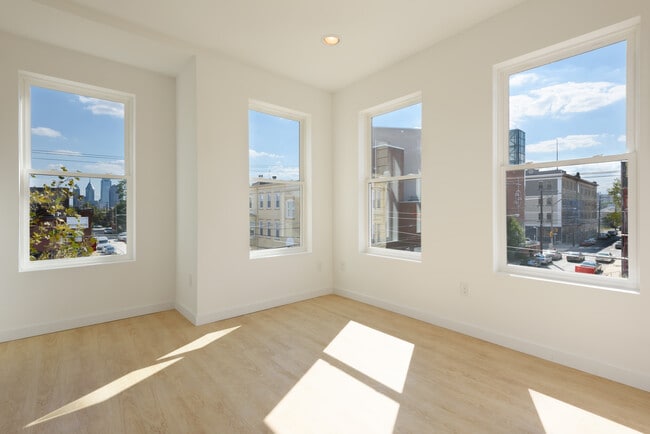 Photo - 1507 W Oxford St