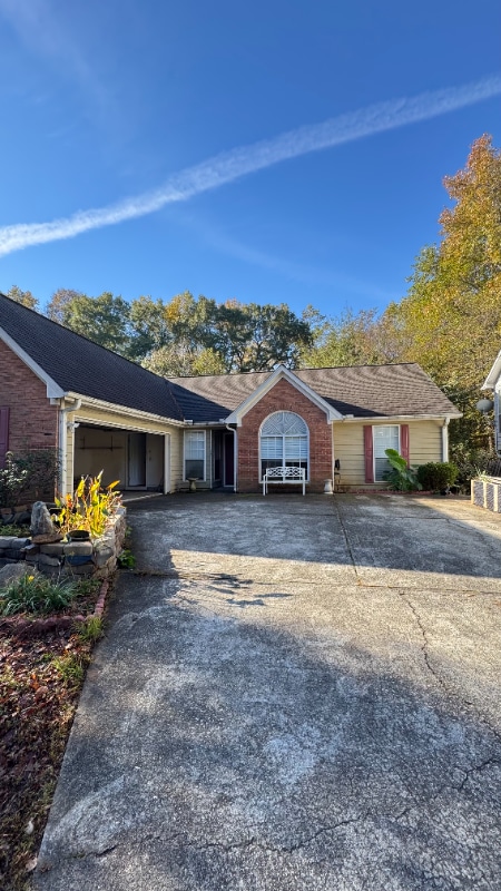 Building Photo - 2295 W Liddell Rd