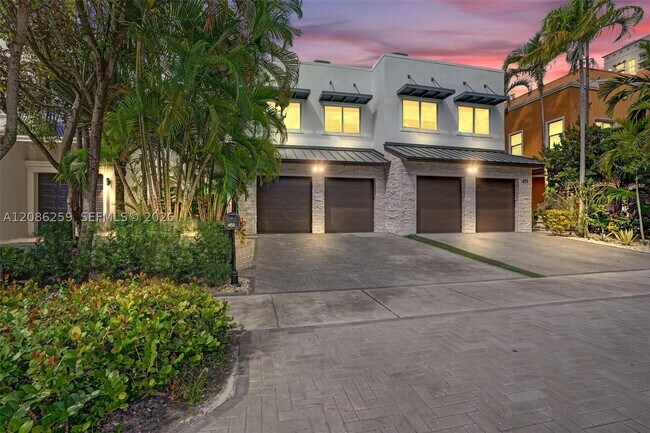 Photo - 453 SW 5th Ave