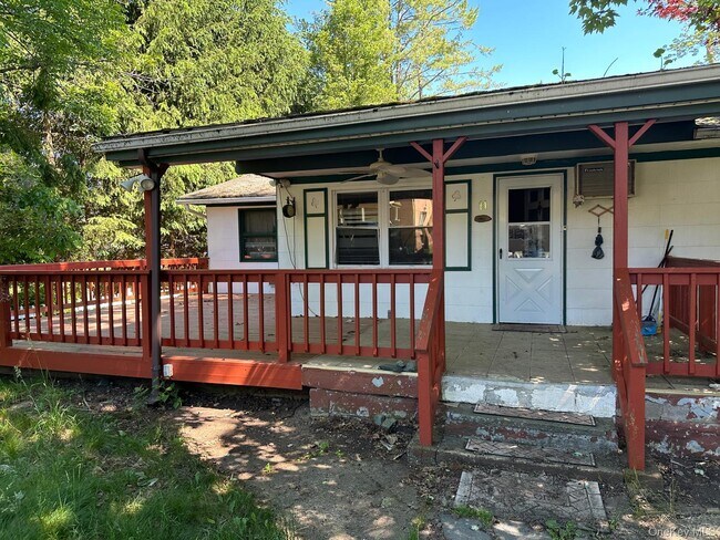 11 Richards Ave