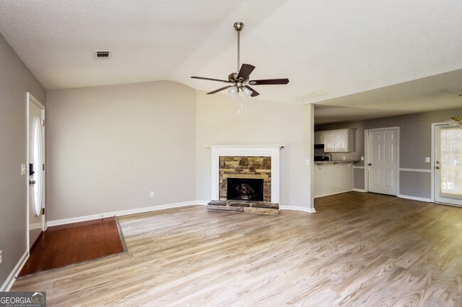 Photo - 120 Lakefront Dr