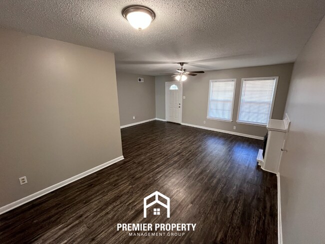 Photo - 3265 Starsdale St