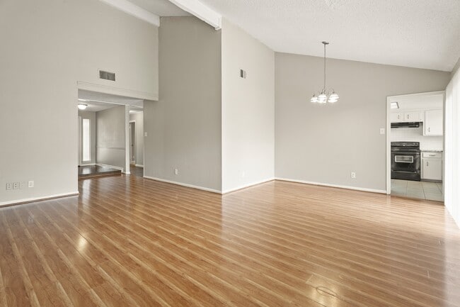 Photo - 15911 Mill Point Dr